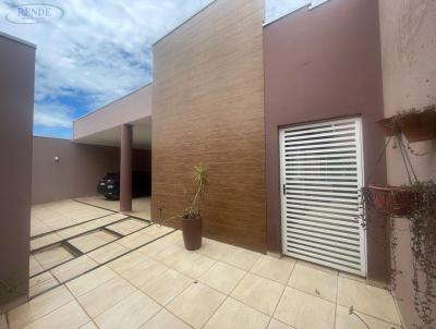 Casa para Venda, em Pirassununga, bairro Vila Romana, 3 dormit�rios, 3 banheiros, 1 su�te, 2 vagas