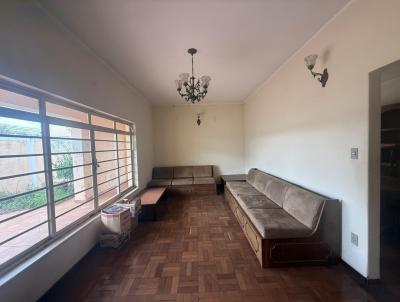 Casa para Loca&ccedil;&atilde;o na cidade de Pirassununga no bairro Centro